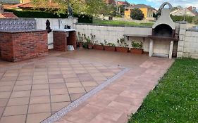 Liencres tranquilo con piscina comunitaria